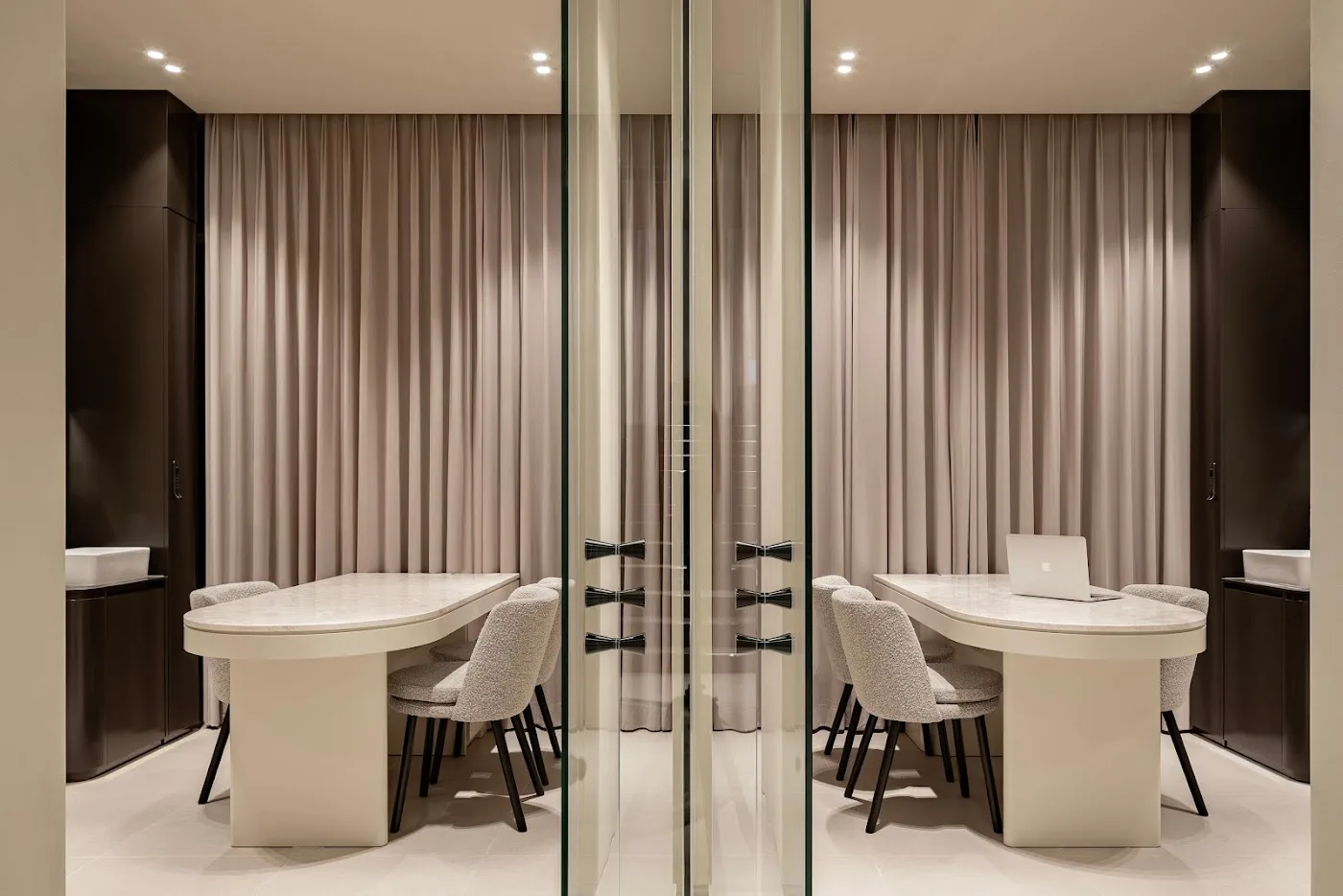 닥터스피부과의원 신사 별관 / DOCTORS Dermatology Sinsa Annex